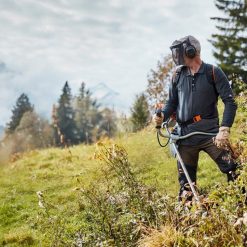 debrousailleuse-stihl-FS131-en-situation