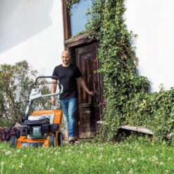tondeuse-stihl-RM650-EN-SITUATION.jpg