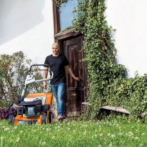 tondeuse-stihl-RM650-EN-SITUATION.jpg