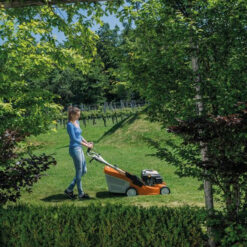 tondeuse-stihl-RM650-EN-SITUATION2.jpg